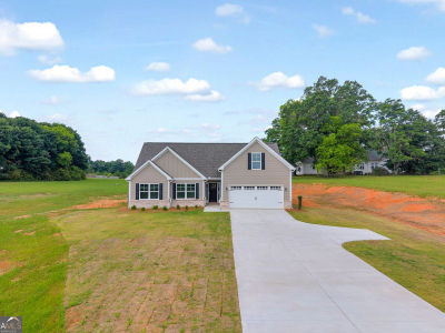 1347 S Fairview Rd Lavonia, GA 30553
