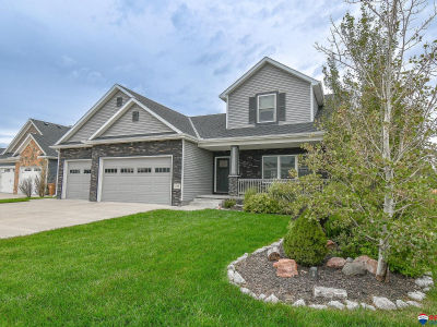 228 Knotty Pine Ln Seward, NE 68434