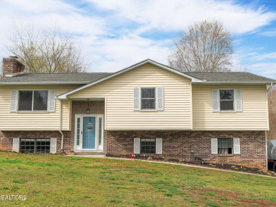 3102 Fairoaks Dr Maryville, TN 37803