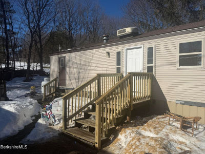 3 Jennifer Ln West Stockbridge, MA 01266