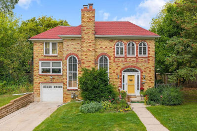 4749 N 75th St Milwaukee, WI 53218