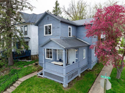 327 2nd Main St Elroy, WI 53929