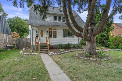 4353 S 5th St Milwaukee, WI 53207