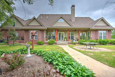 302 Spring Creek Rd Lowell, AR 72745