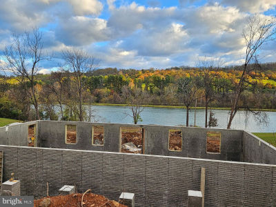 8 Creek Rd Front Royal, VA 22630