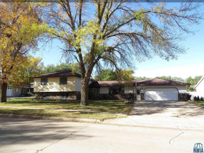 533 12th Ave SW Le Mars, IA 51031