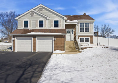 396 Nantucket Ct Bartlett, IL 60103