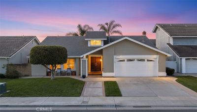 17541 Beckwall Ln Huntington Beach, CA 92649