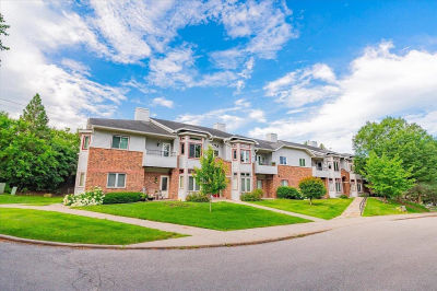 2233 Luann Ln APT 2 Madison, WI 53713