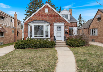 7162 N Moody Ave Chicago, IL 60646