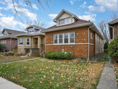 3742 Clinton Ave Berwyn, IL 60402