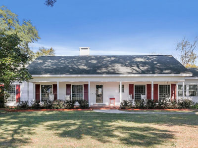 1060 8th Ave Graceville, FL 32440