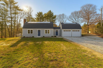 17 Fresh Pond Cir Plymouth, MA 02360