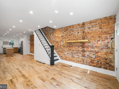 2115 Watkins St Philadelphia, PA 19145