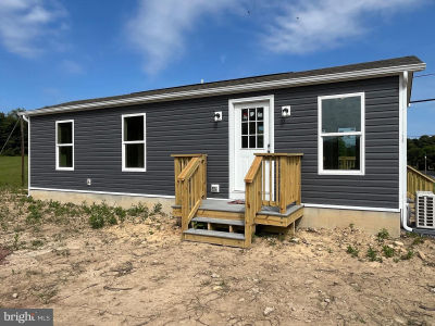 3229 Martinsburg Rd Berkeley Springs, WV 25411