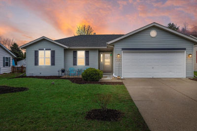 1182 Center St Hartford, WI 53027