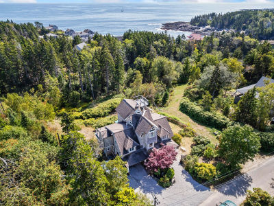 19 Hugh Ave Bailey Island, ME 04003