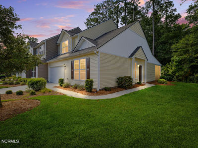 319 Bulkhead Bnd Carolina Shor, NC 28467