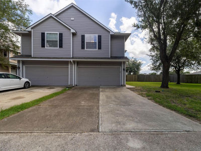 285 Brandy Ridge Ln Dickinson, TX 77539