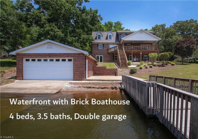 378 Shoreline Dr New London, NC 28127