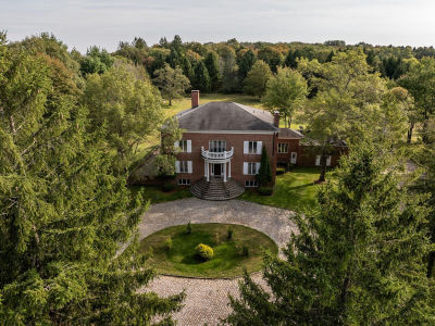 604 N Quaker Hill Rd Pawling, NY 12564