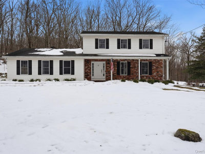 113 Buckberg Mountain Rd Tomkins Cove, NY 10986