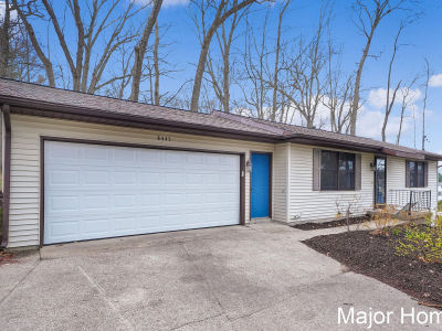 8445 Oakview Ave NE Rockford, MI 49341