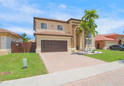 1033 NE 35th Ave Homestead, FL 33033