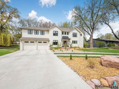 2841 E Old Orchard Trl Sioux Falls, SD 57103