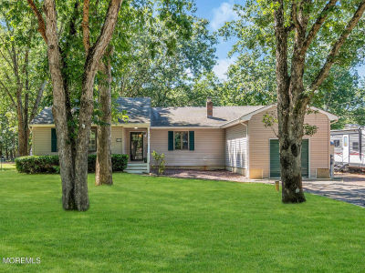 390 Frank Applegate Rd Jackson, NJ 08527