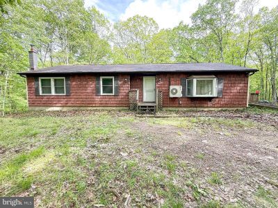 751 Hudson Dr Weatherly, PA 18255