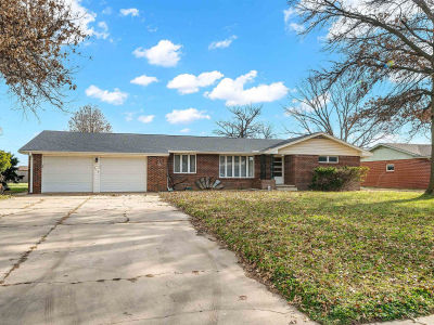 216 N Sedgwick Ave Burrton, KS 67020