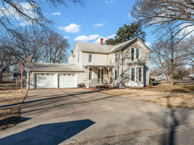 101 S Cedar St Hillsboro, KS 67063