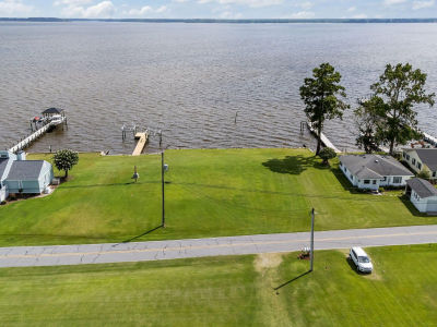 1741 Bayview Rd Bath, NC 27808