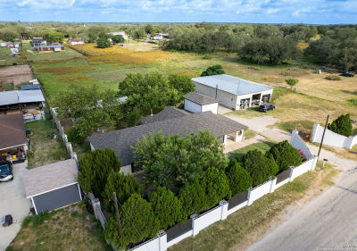 317 Royal Oaks Rd Somerset, TX 78069