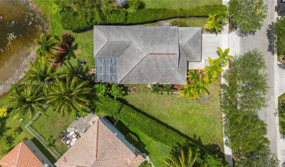 649 Willow Bend Rd Weston, FL 33327