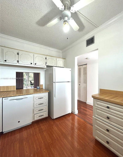 6005 Del Lago Cir APT 210 Fort Lauderdale, FL 33313