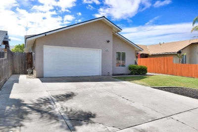 2607 Nelson Blvd Selma, CA 93662