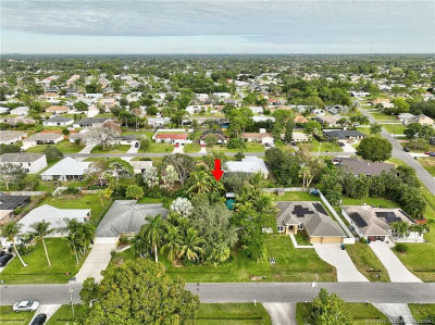 673 SE Damask Ave Port Saint Lucie, FL 34983