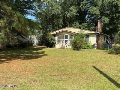 435 W Connecticut Ave Southern Pines, NC 28387