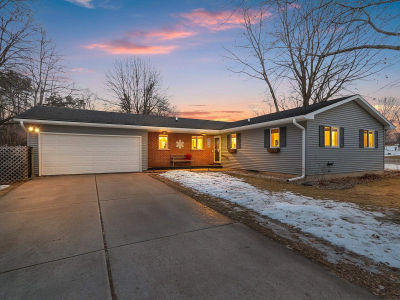 828 E Robin Ln Shawano, WI 54166