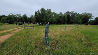 17245 County Road 37 Hwy S Letohatchee, AL 36047