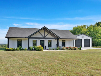 1124 Gaines Hill Rd Westmoreland, TN 37186