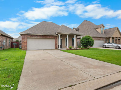 120 Kohen Luke Dr Lafayette, LA 70506