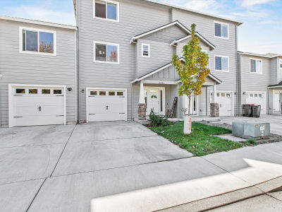 3426 Sharon Way White City, OR 97503