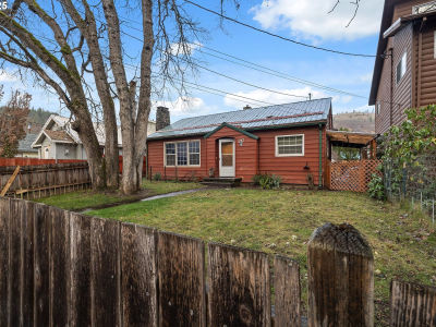 217 2nd St Klickitat, WA 98628