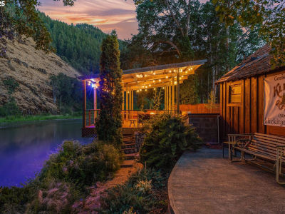 218 2nd St Klickitat, WA 98628