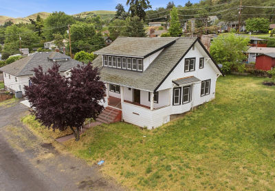 826 E 15th St The Dalles, OR 97058