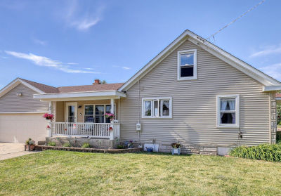 220 S 1st St Elburn, IL 60119