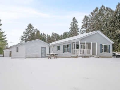 15220 NW Rapids Dr Hersey, MI 49639